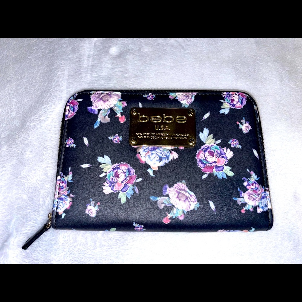 🌸Bebe floral accordion wallet